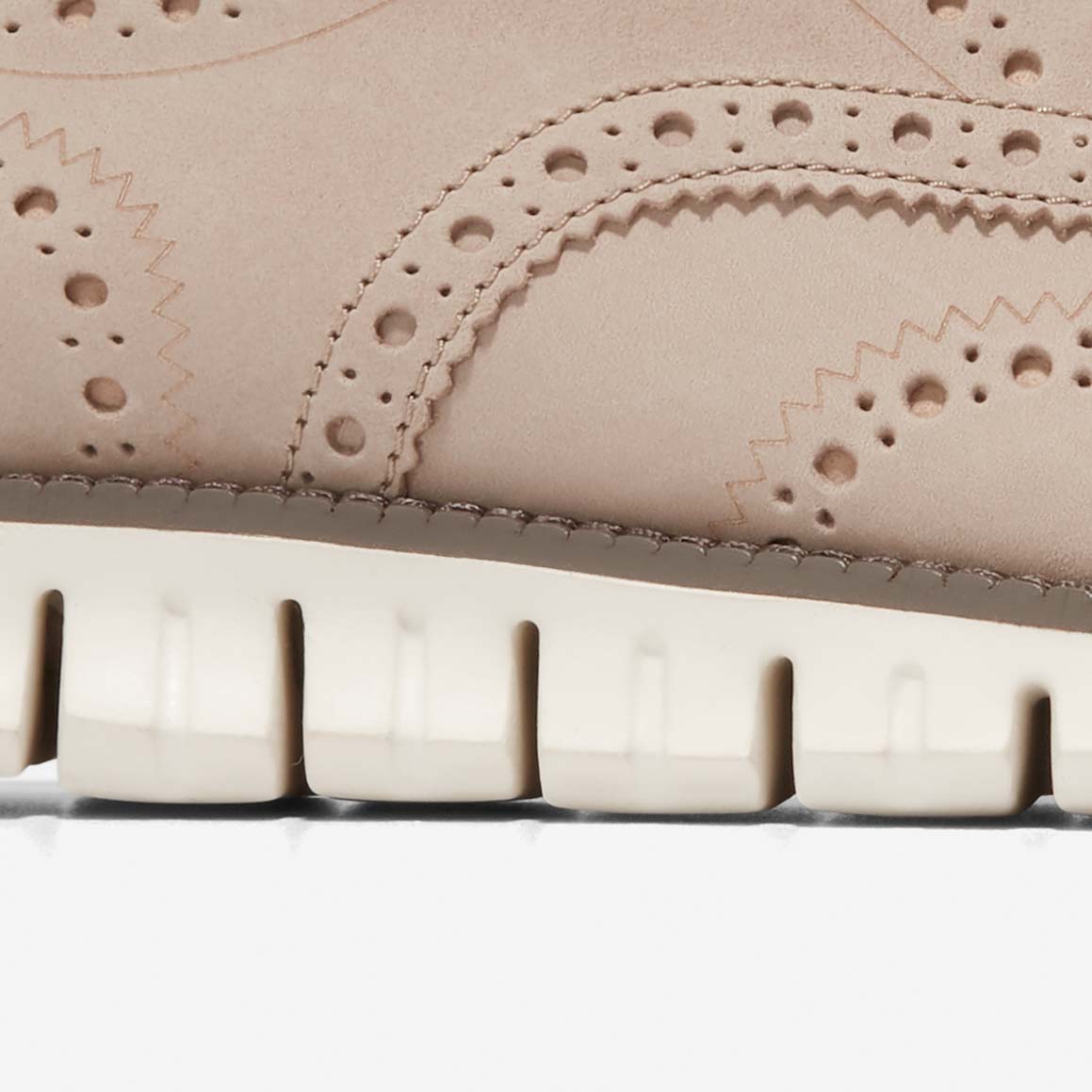 Ανδρικά ZERØGRAND Wingtip Oxford Dune Nubuck-Truffle-Ivory (C37893W) - Cole Haan