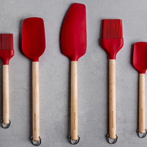 KitchenAid Birchwood Mixer Spatula, Empire Red, CardedKQR732OHERE